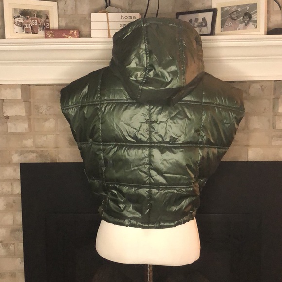 Calvin Klein Performance Repel Evergreen Front Zip Cropped Puffer Vest size M - Picture 6 of 14